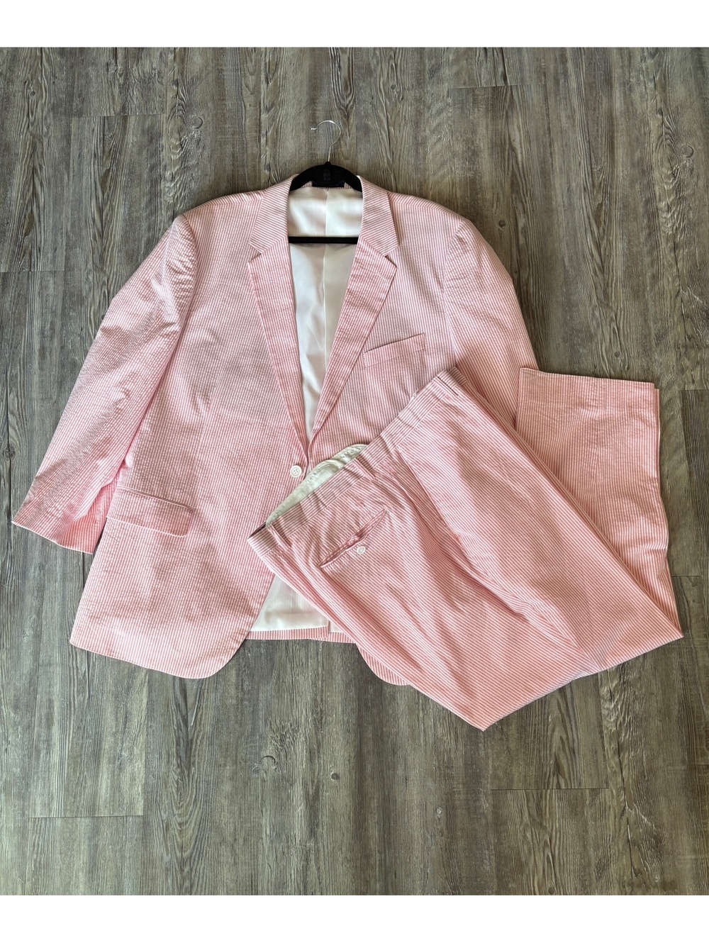 Alan Flusser Men’s Pink Seersucker Suit – Blazer & Pants – 48R / W42 x 30